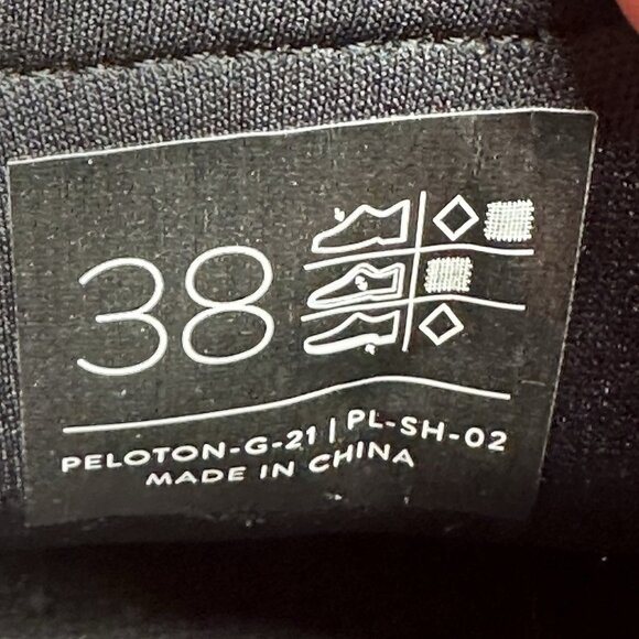 Peloton PL-SH-02 Womens Size 38 (US 7) Cycling Shoes Spin Bike Black White Red - Picture 8 of 8